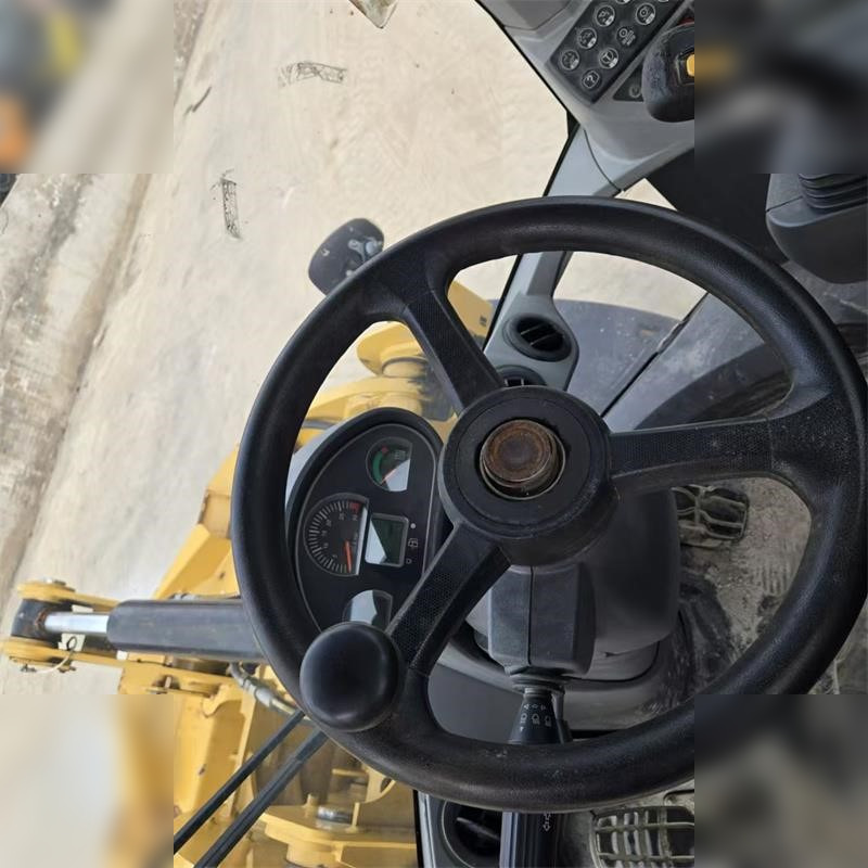 Wheel loader CATERPILLAR 924K