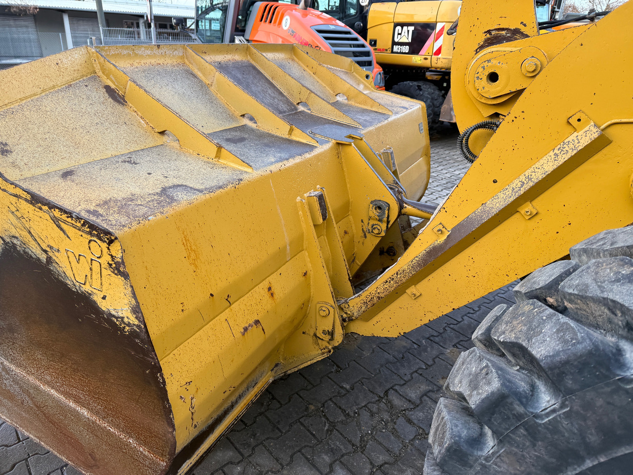 Wheel loader CATERPILLAR 938H Radlader ZS Klima Kamera
