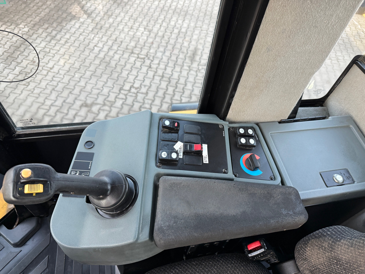 Wheel loader CATERPILLAR 938H Radlader ZS Klima Kamera