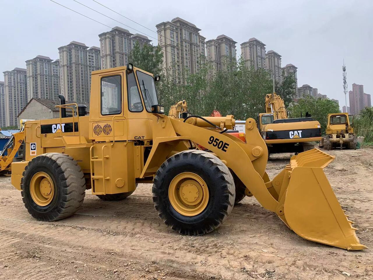 Wheel loader CATERPILLAR 950E