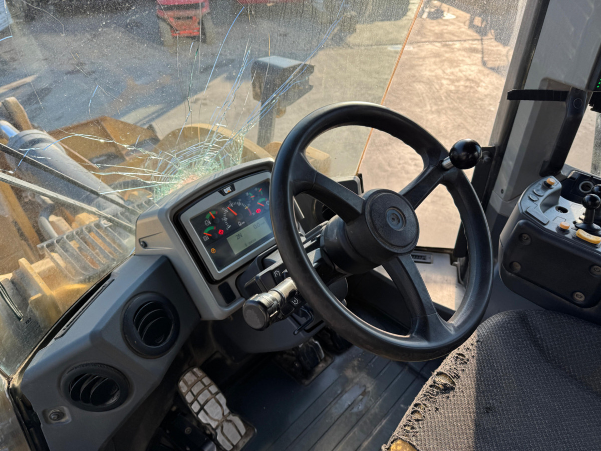 Wheel loader CATERPILLAR 950M