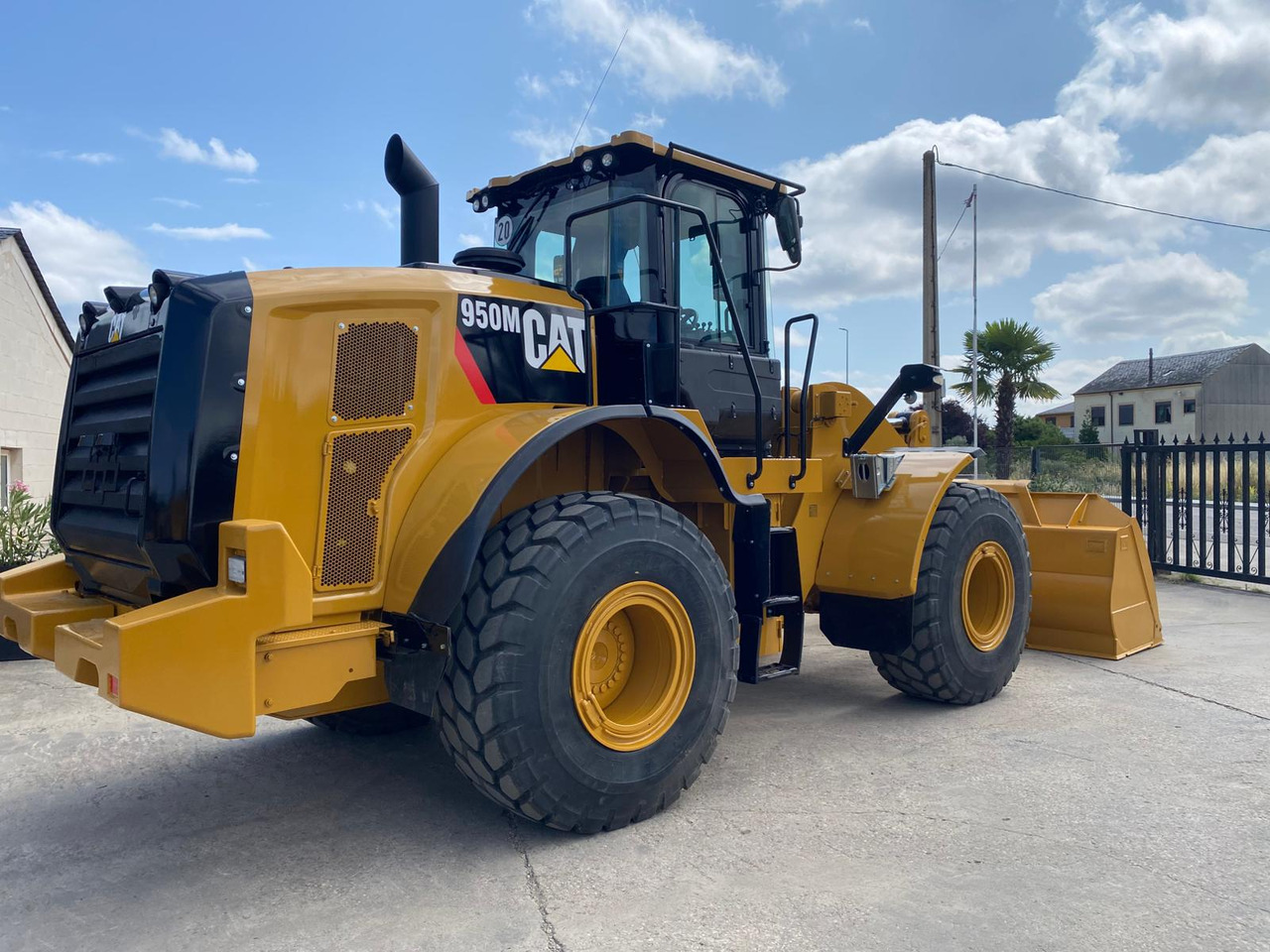 Wheel loader CATERPILLAR 950 M