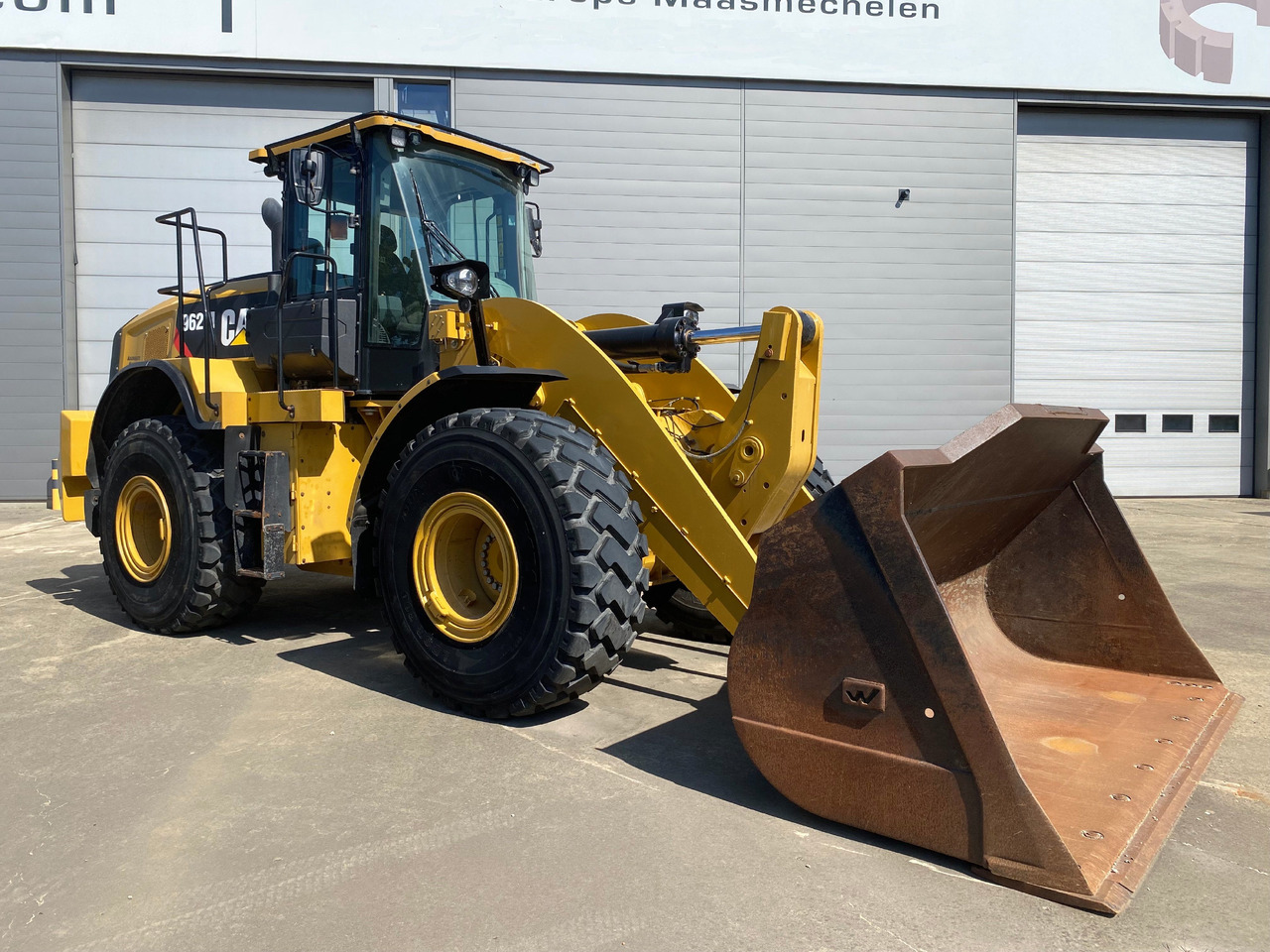 Wheel loader CATERPILLAR 962M