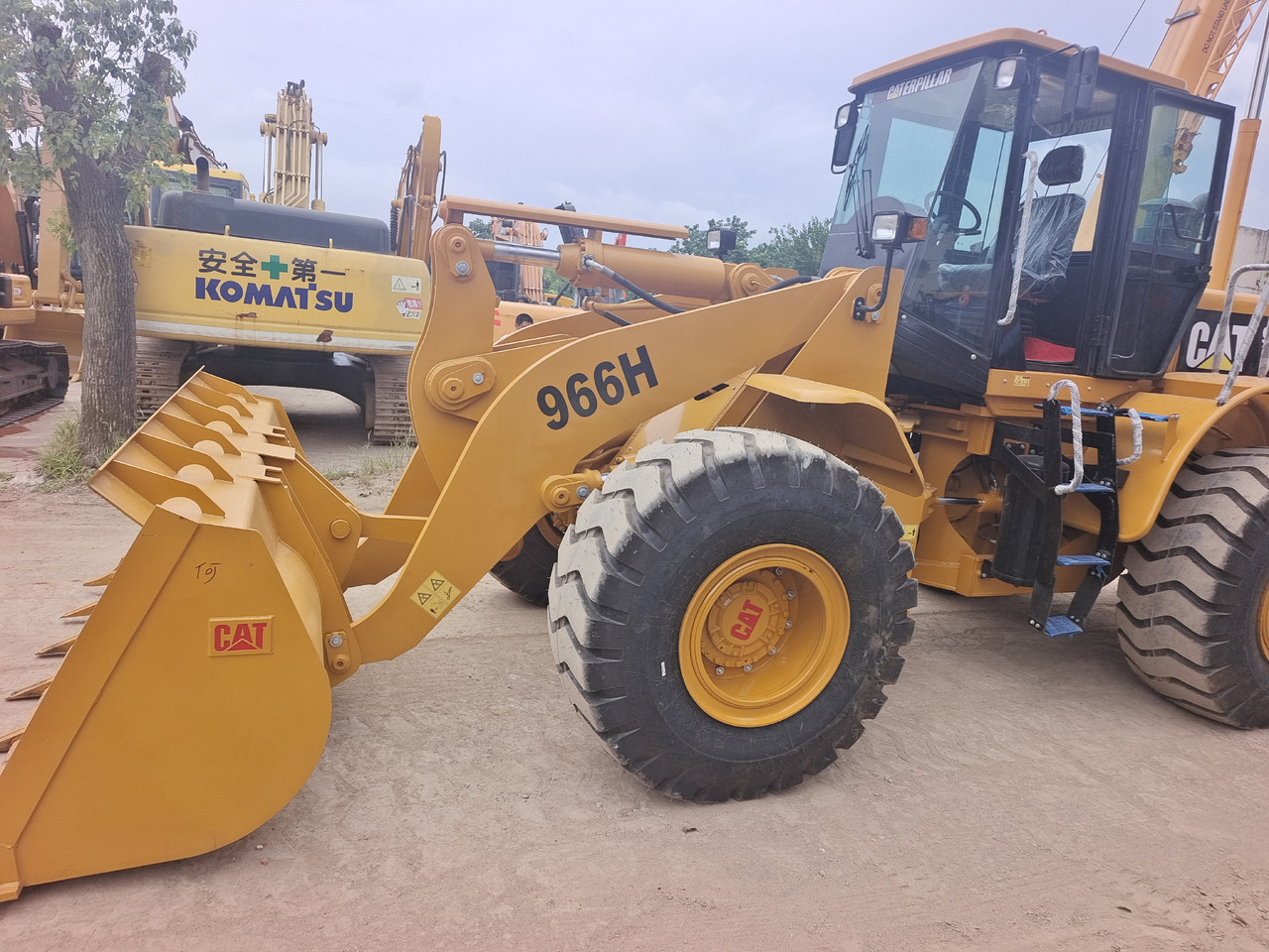 Wheel loader CATERPILLAR 966H