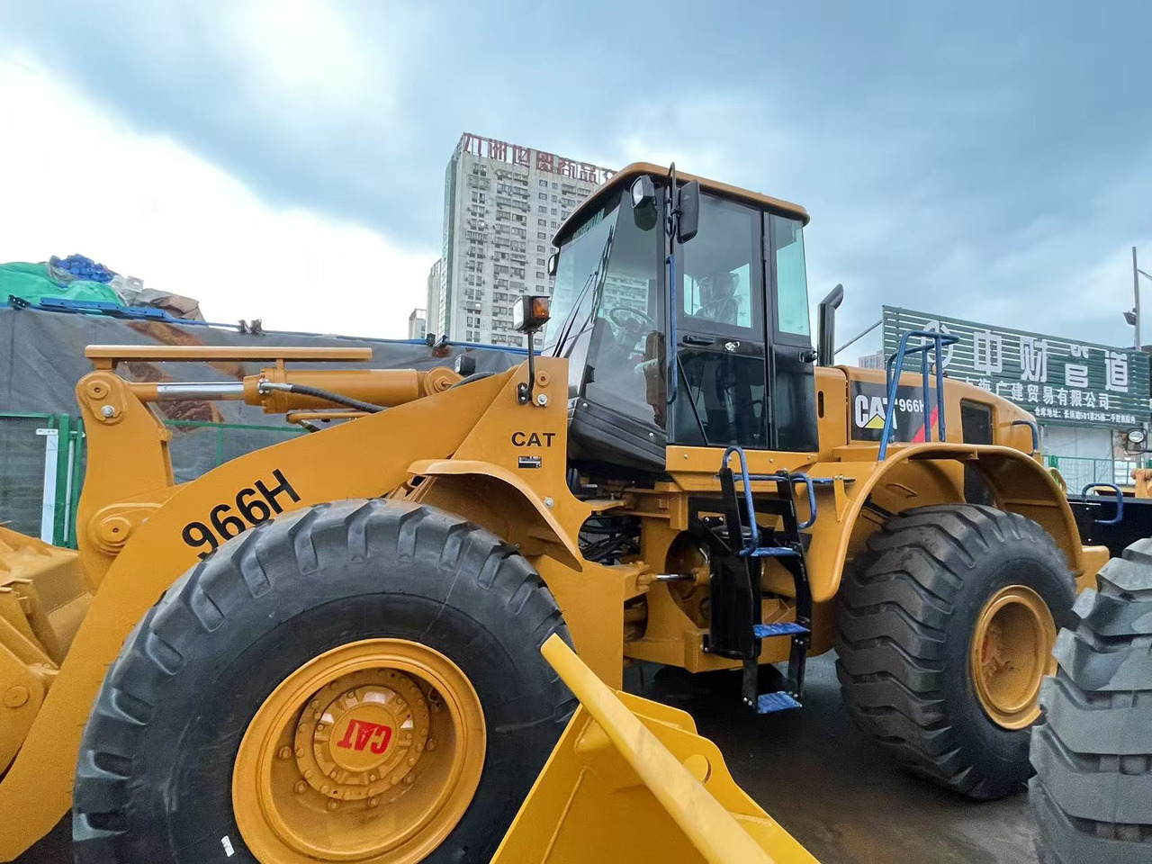Wheel loader CATERPILLAR 966H