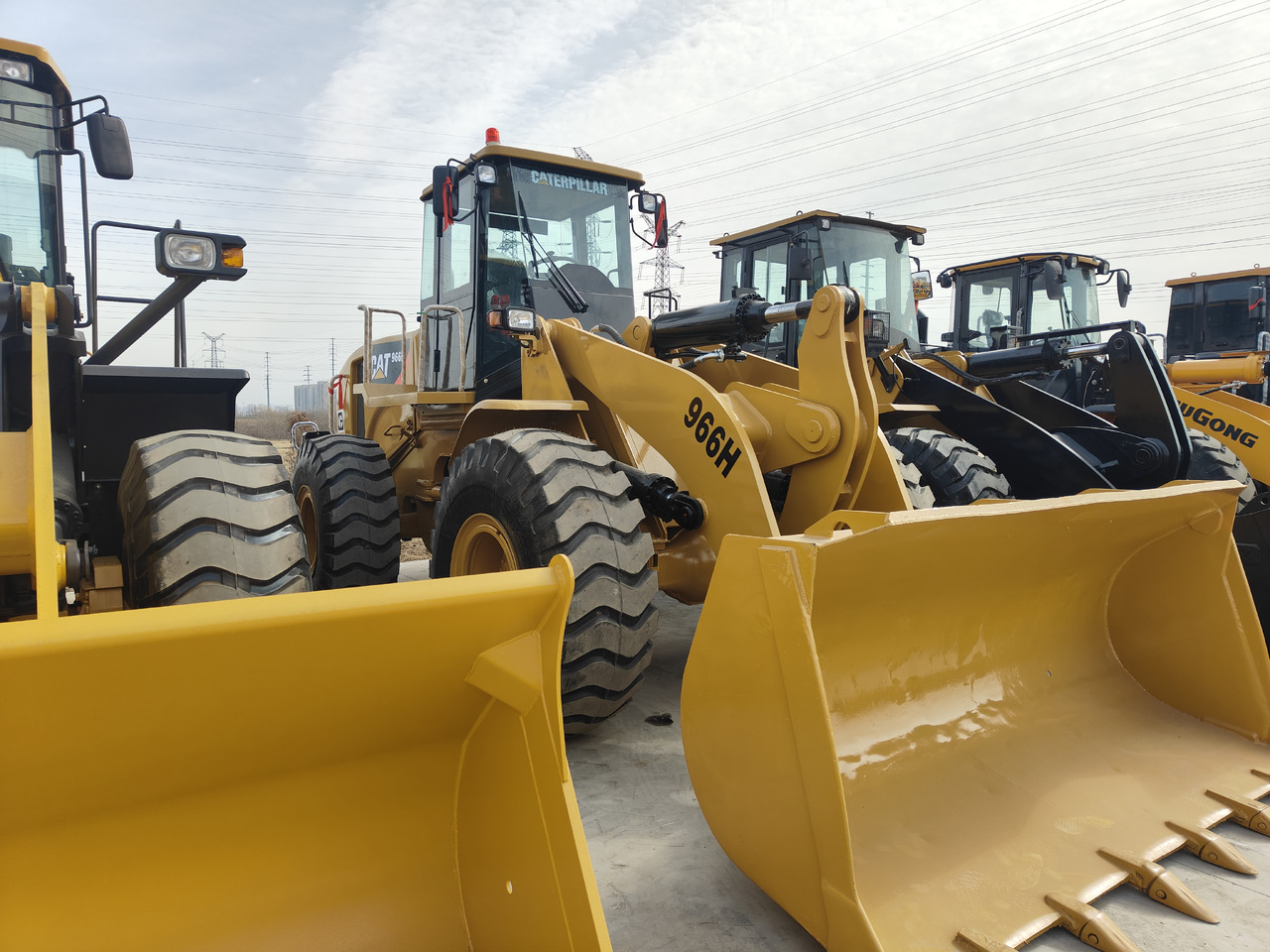 Wheel loader CATERPILLAR 966H