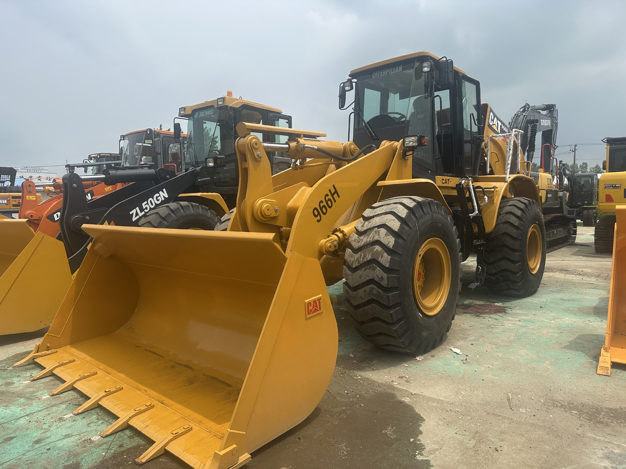 Wheel loader CATERPILLAR 966H