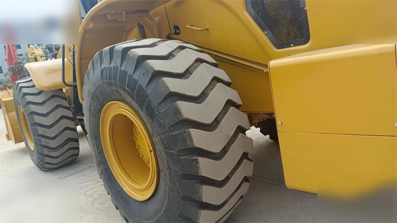 Wheel loader CATERPILLAR 966L