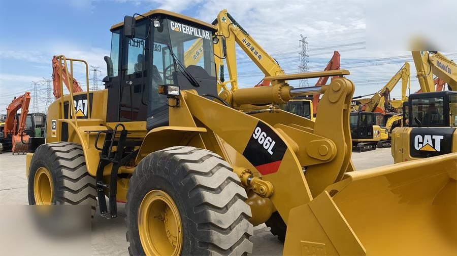 Wheel loader CATERPILLAR 966L