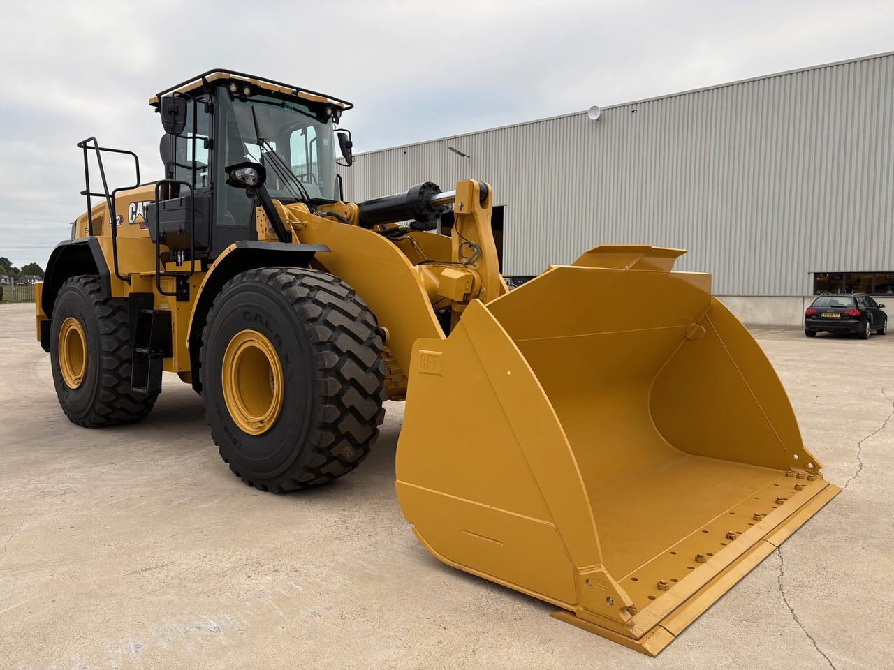 Wheel loader CATERPILLAR 972