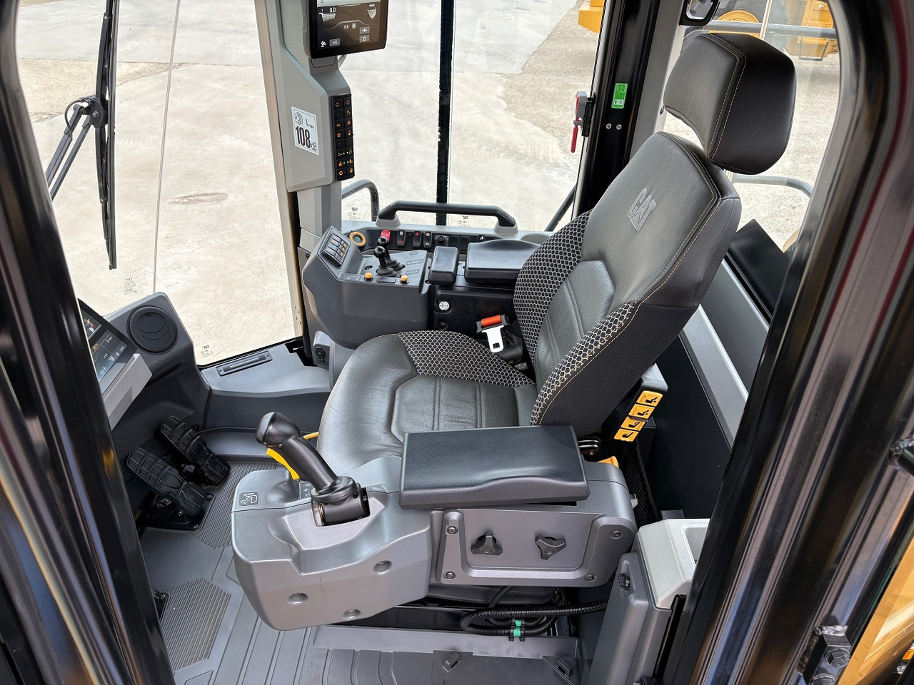 Wheel loader CATERPILLAR 972 Next Gen