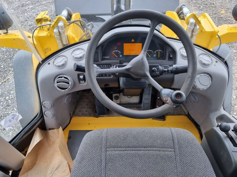 Wheel loader CATERPILLAR L90F