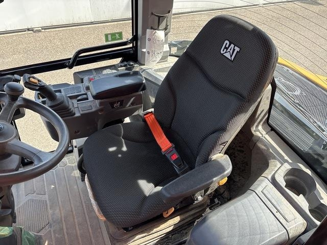 Wheel loader CAT 906