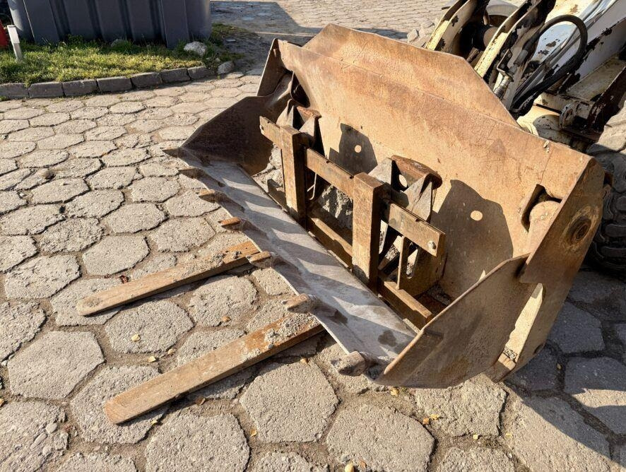 Wheel loader CAT 906