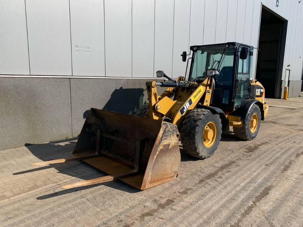 Wheel loader CAT 906