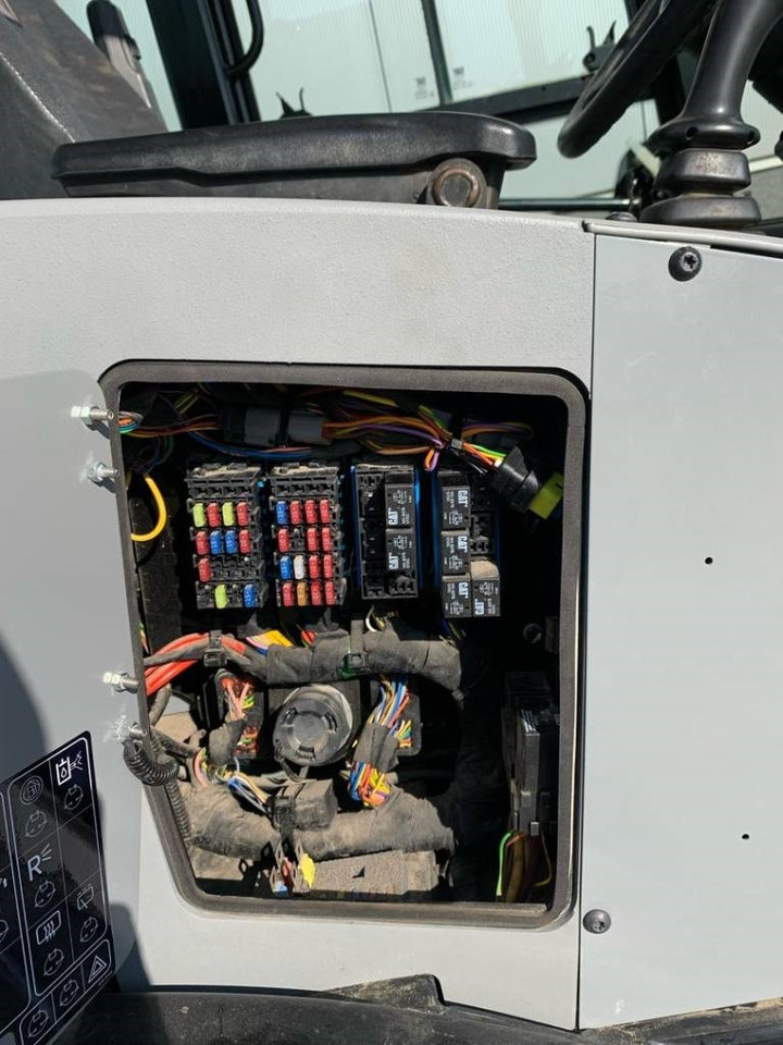 Wheel loader CAT 906