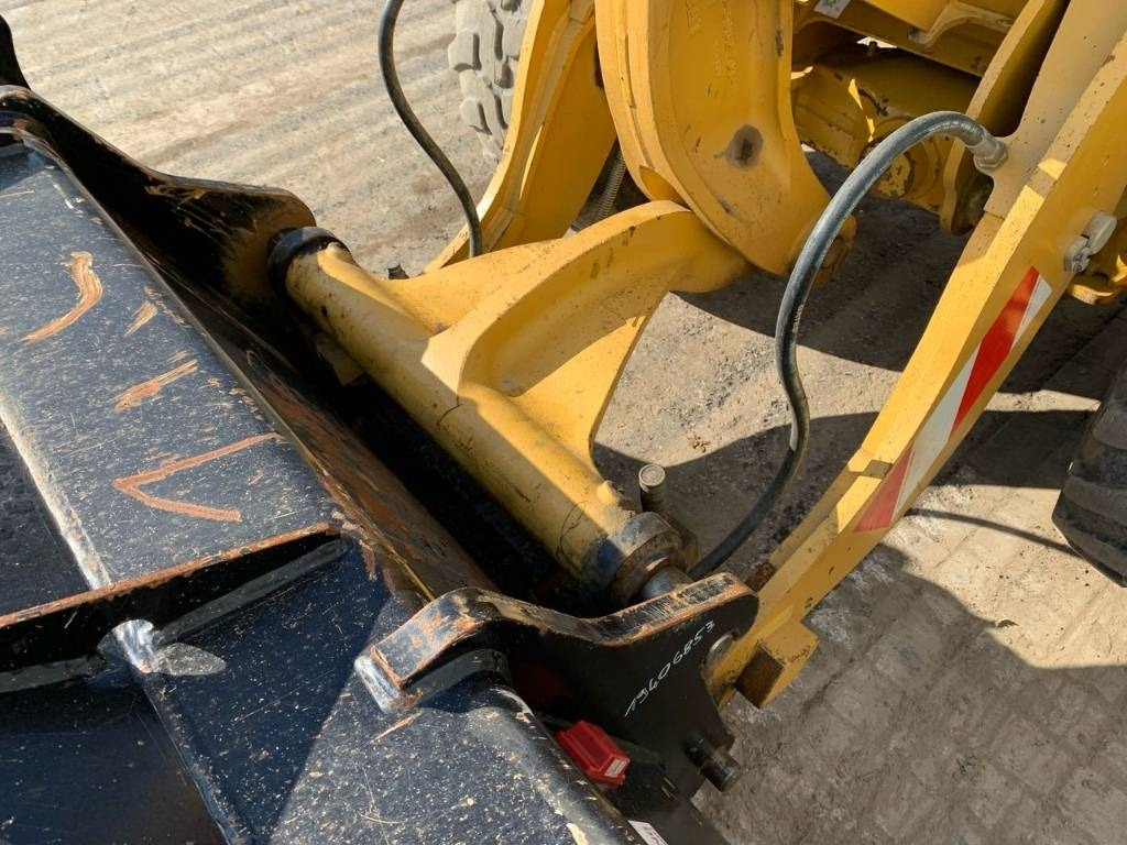 Wheel loader CAT 906