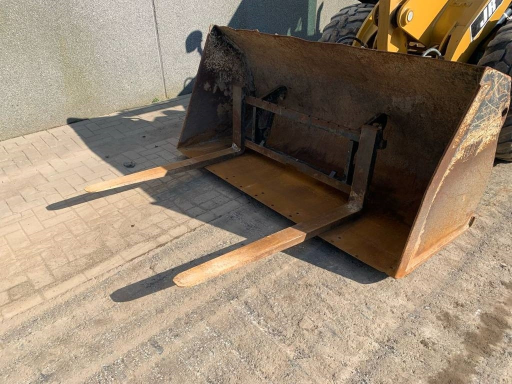 Wheel loader CAT 906