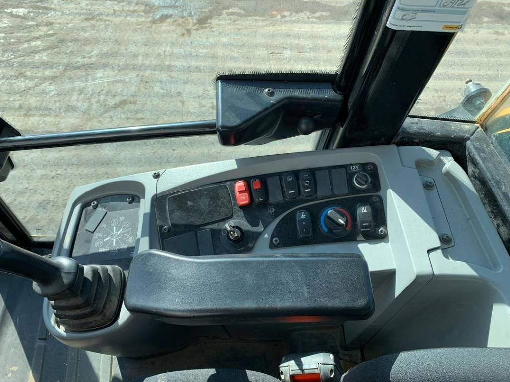 Wheel loader CAT 906