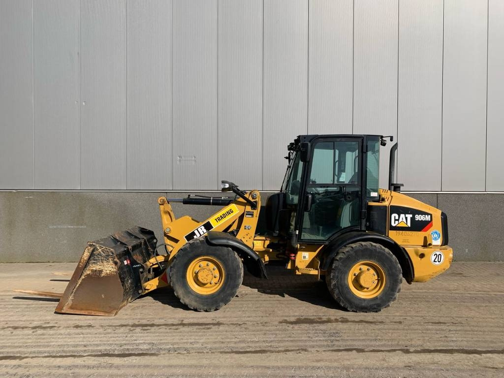 Wheel loader CAT 906