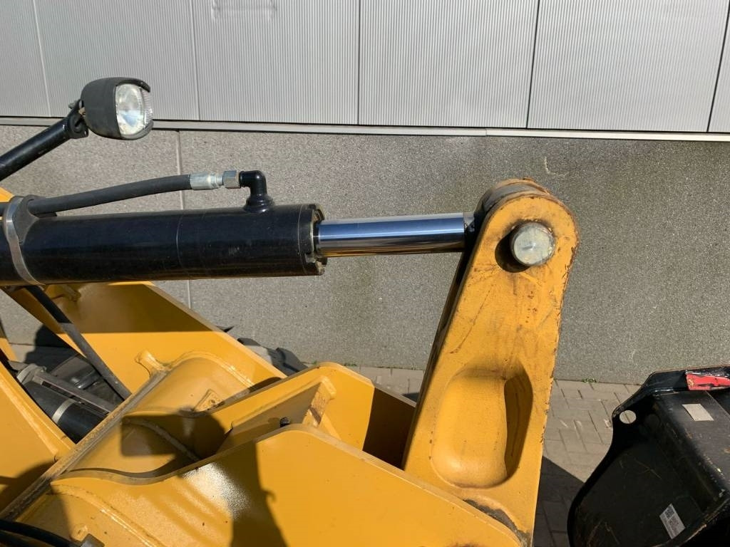 Wheel loader CAT 906