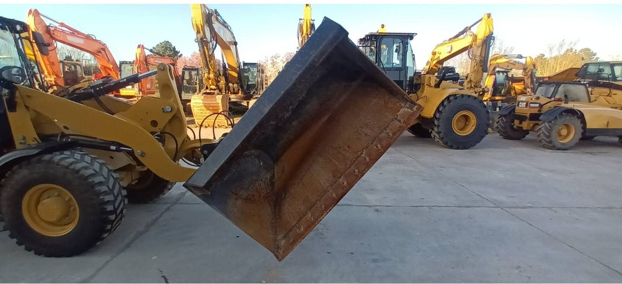 Wheel loader CAT 906