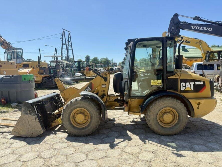Wheel loader CAT 906H
