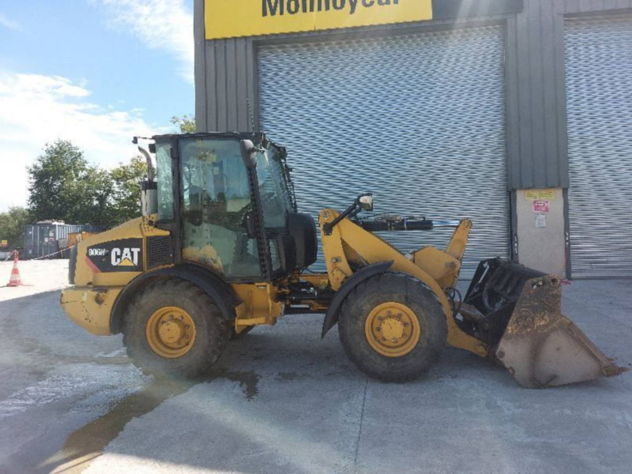 Wheel loader CAT 906H2
