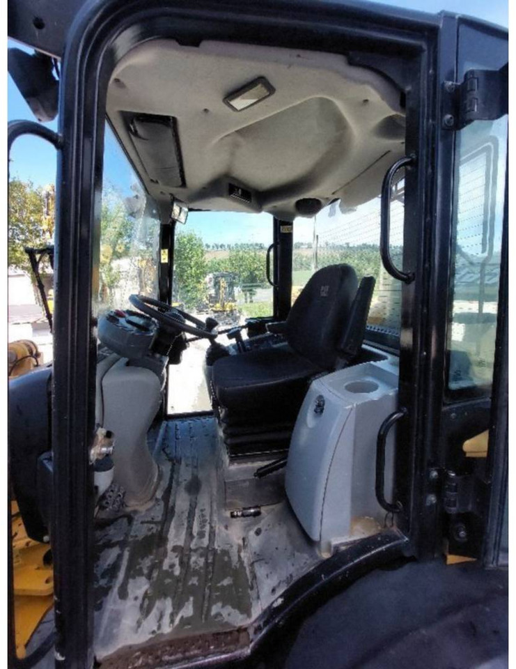 Wheel loader CAT 906H2