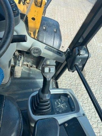 Wheel loader CAT 906M