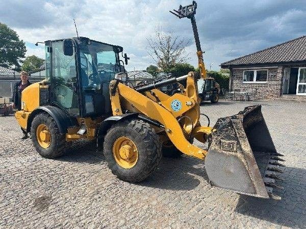 Wheel loader CAT 906M