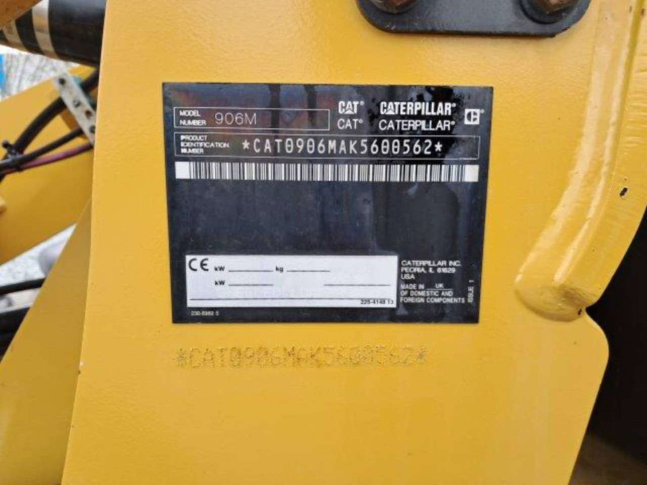 Wheel loader CAT 906M