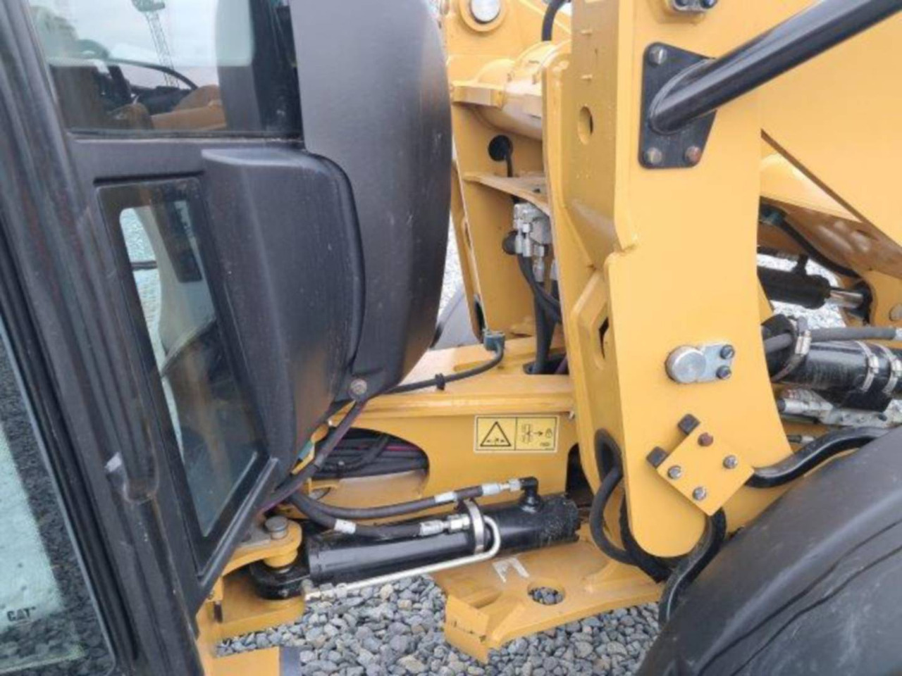 Wheel loader CAT 906M