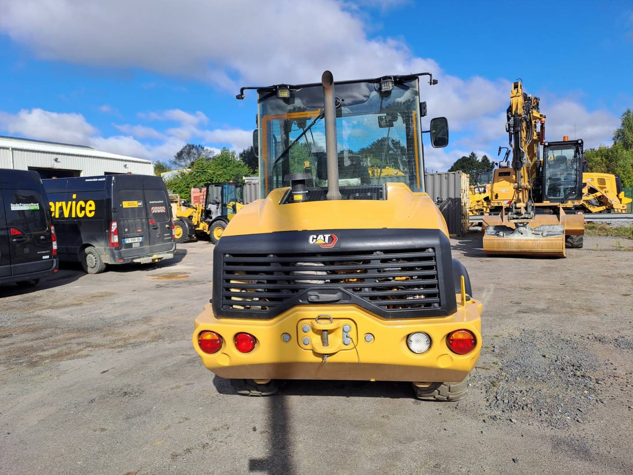 Wheel loader CAT 906M