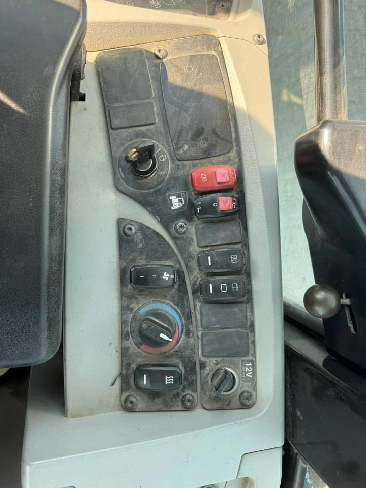 Wheel loader CAT 906M 1831h