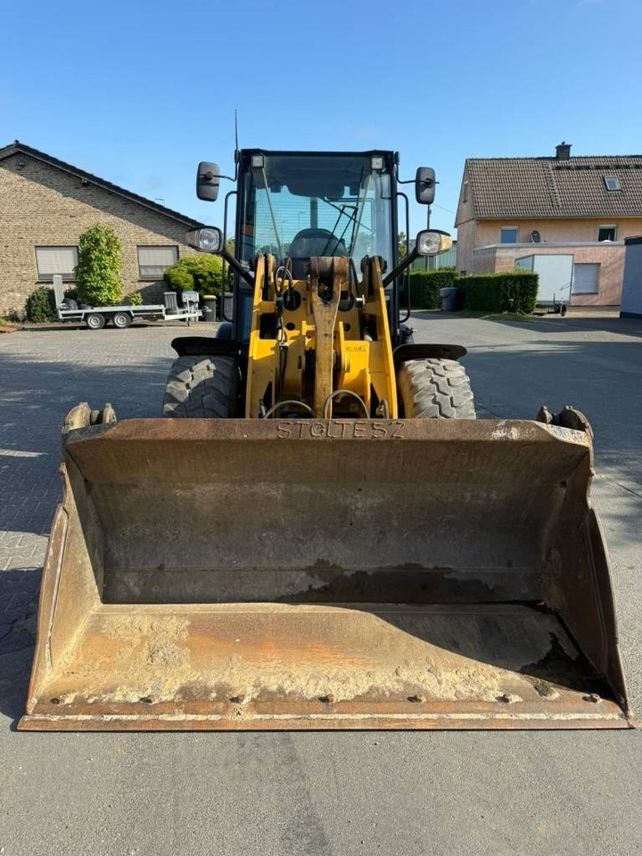 Wheel loader CAT 906M 1831h