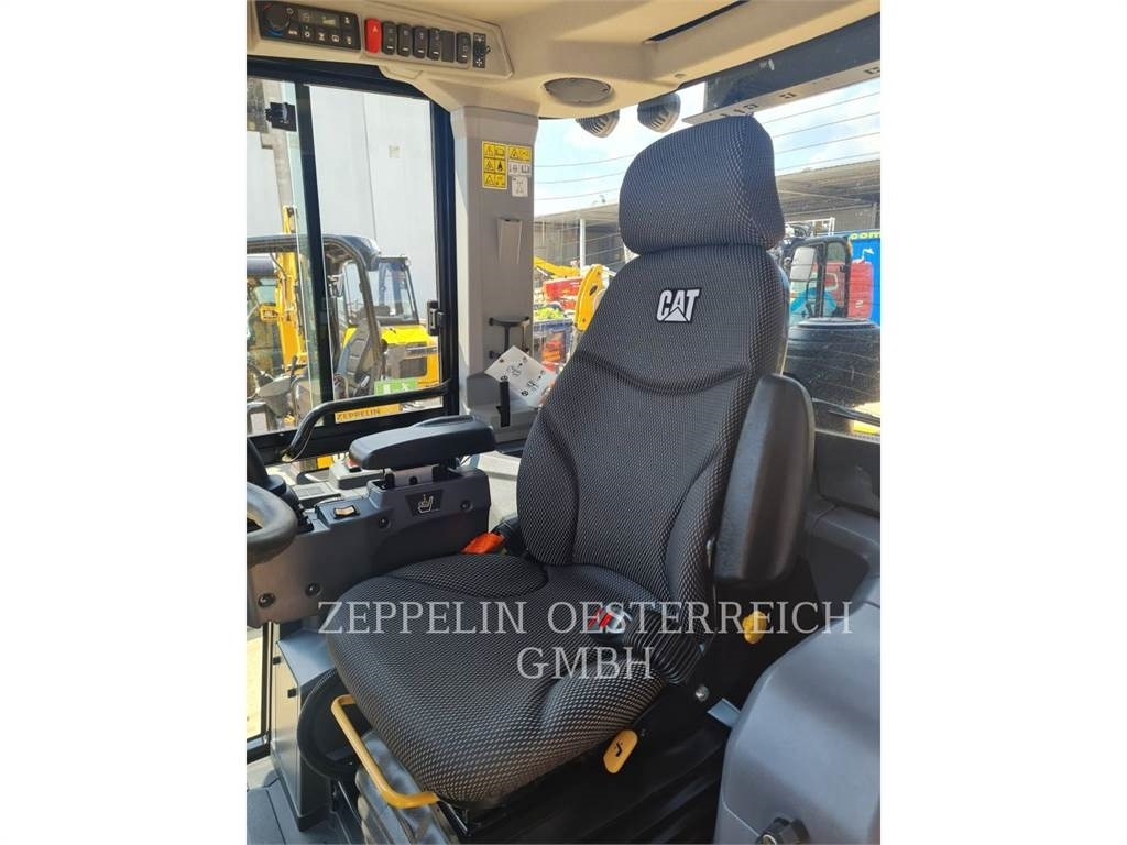 Wheel loader CAT 906-14