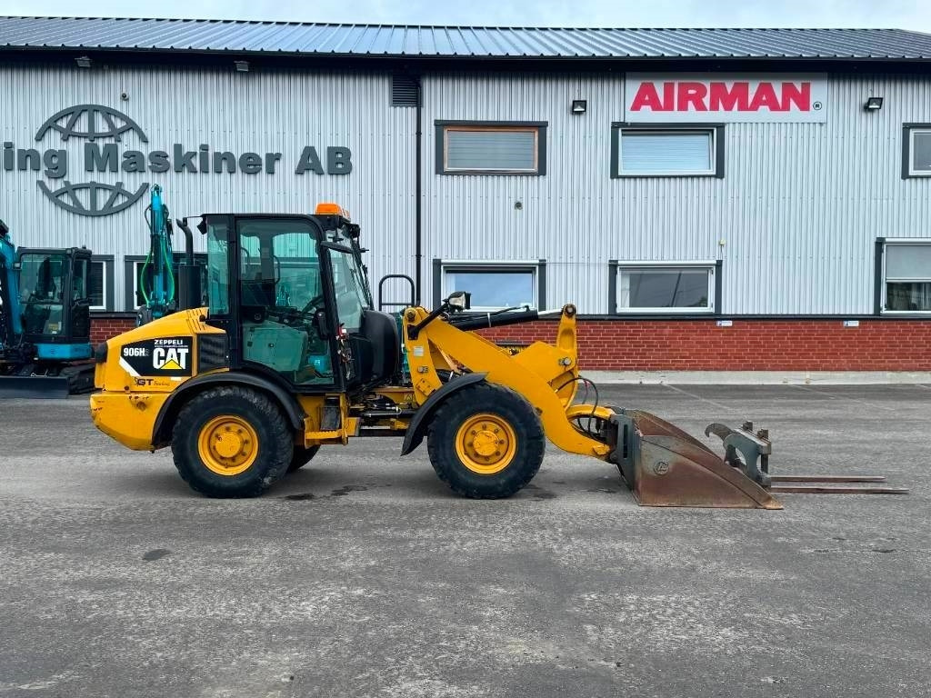 Wheel loader CAT 906 H