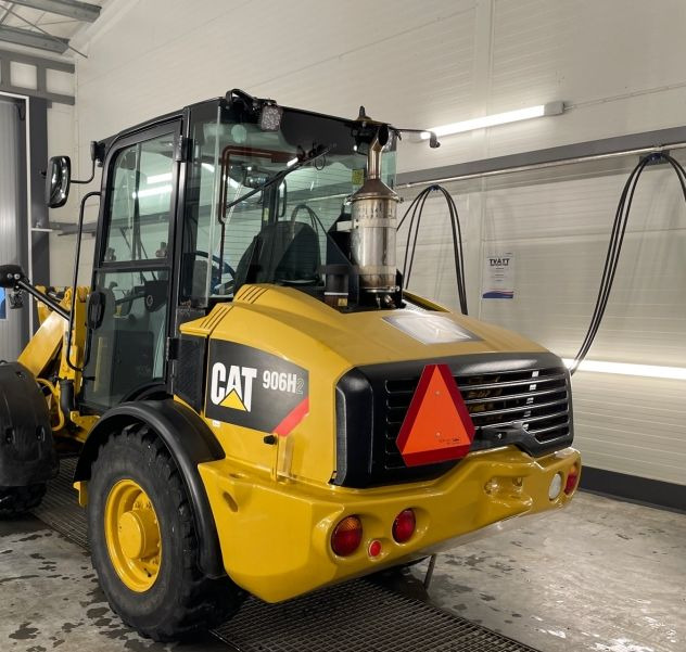 Wheel loader CAT 906 H 2