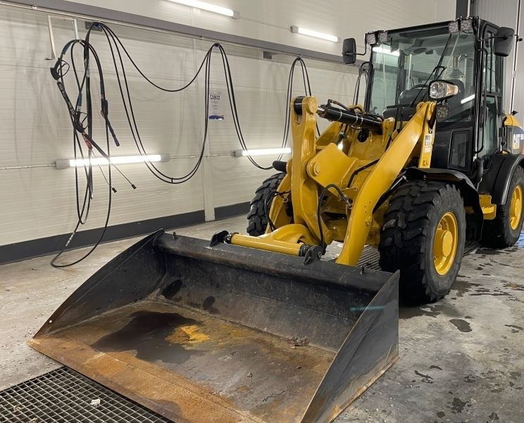 Wheel loader CAT 906 H 2