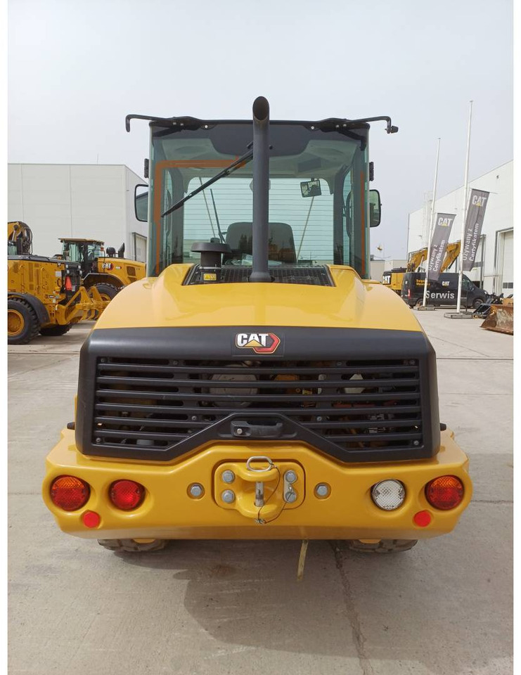 Wheel loader CAT 906 M