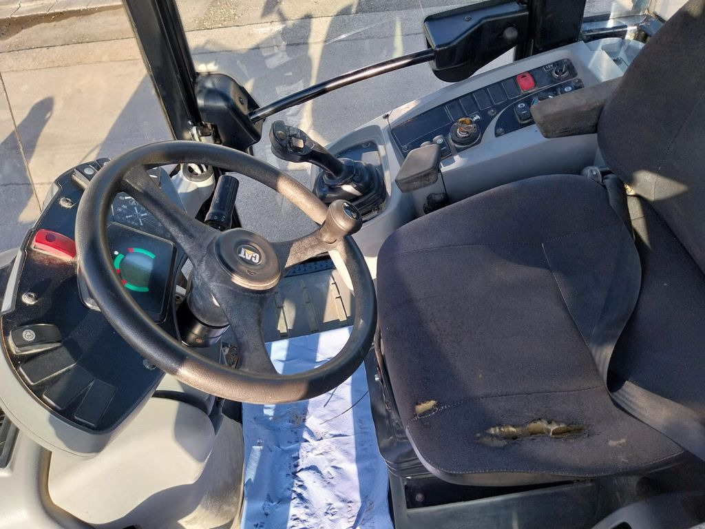 Wheel loader CAT 907H