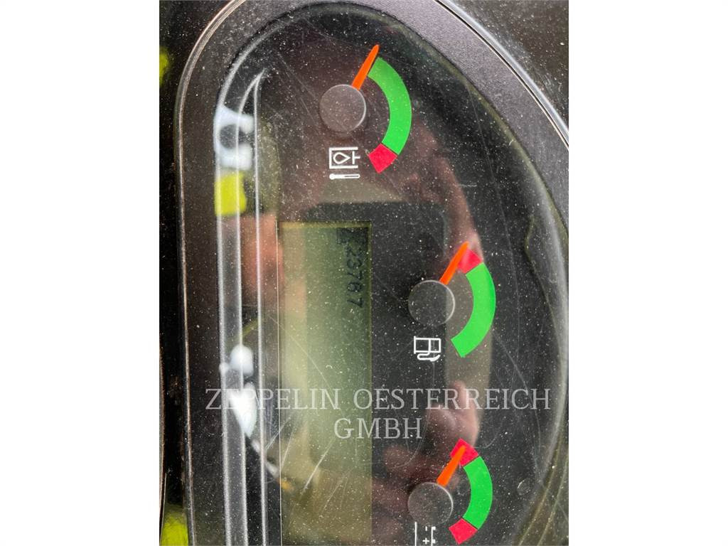 Wheel loader CAT 907M