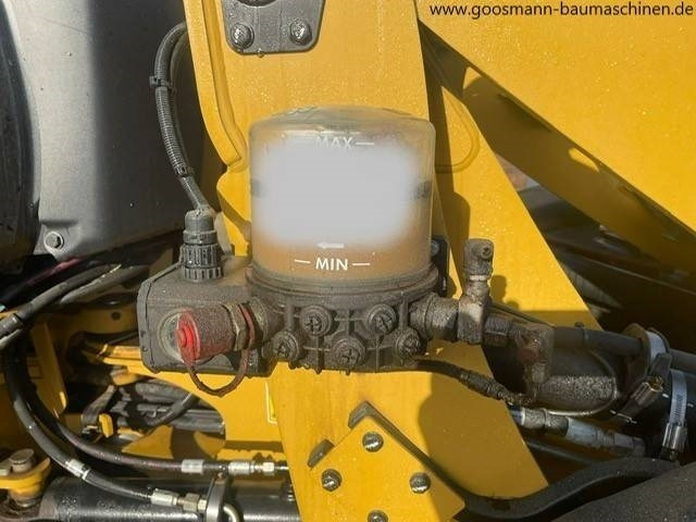 Wheel loader CAT 907 M