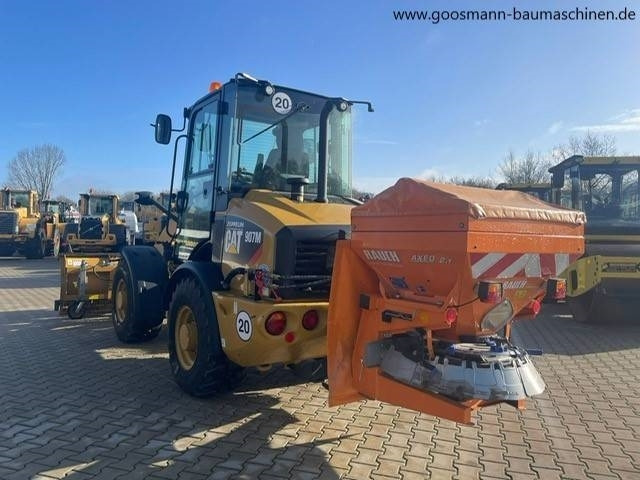 Wheel loader CAT 907 M