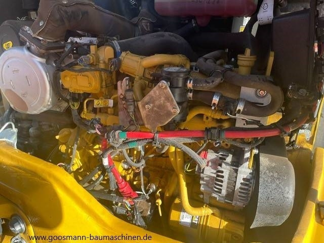 Wheel loader CAT 907 M