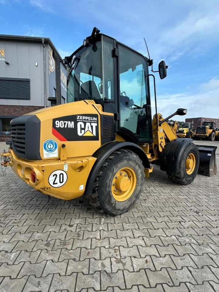 Wheel loader CAT 907 M