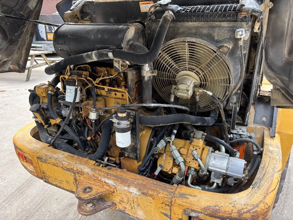 Wheel loader CAT 908