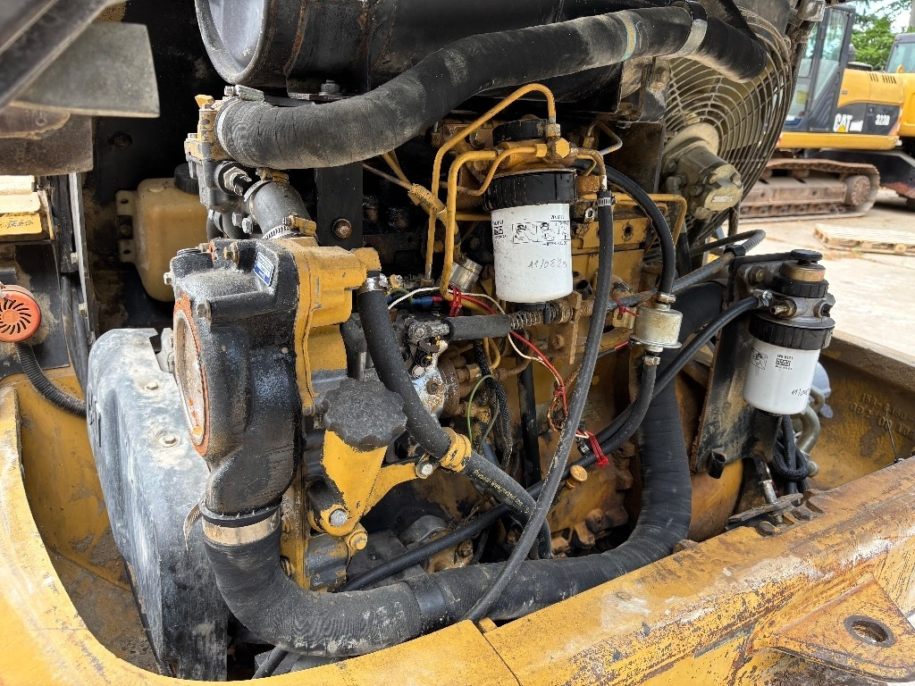 Wheel loader CAT 908