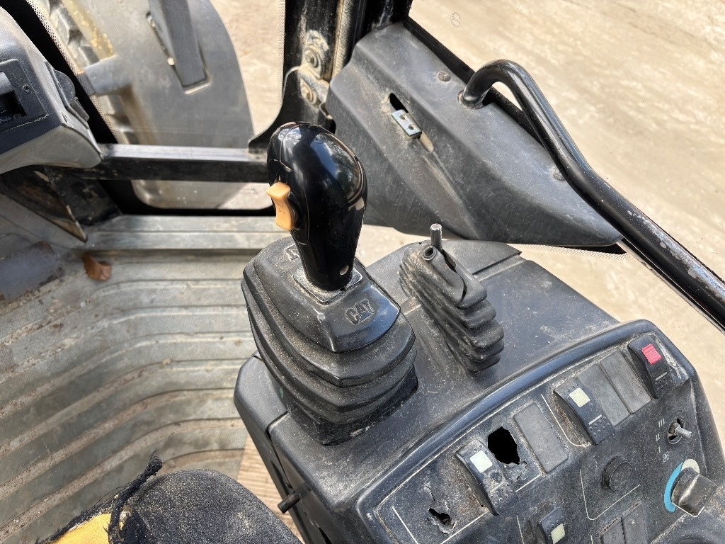 Wheel loader CAT 908